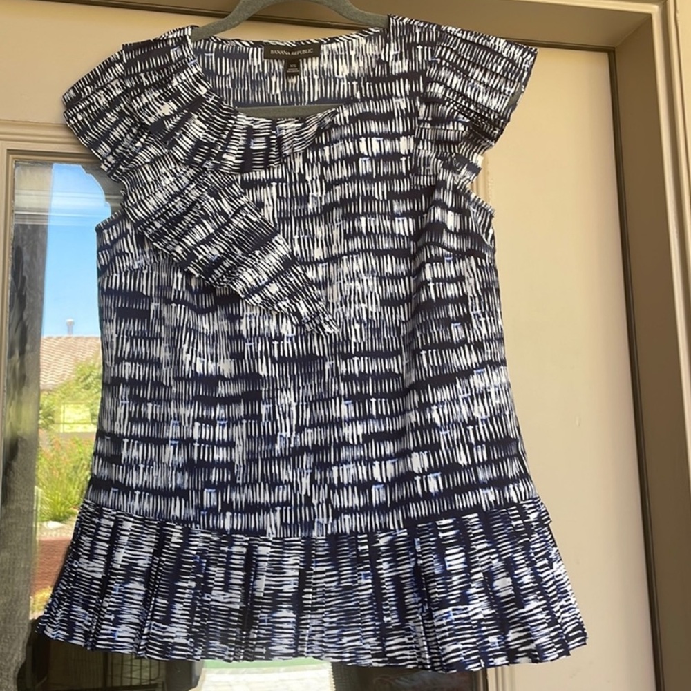 Banana Republic Ruffle Short Sleeve Print Blouse
